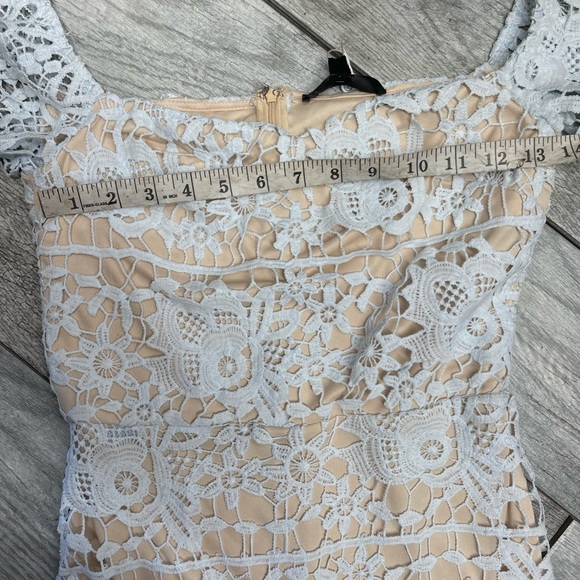 Missguided Tall Lace Bardot Fishtail Midi Dress
Size 4 - Picture 3 of 13